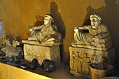 Volterra. La grandiosa serie di urne cinerarie del Museo Etrusco Guarnacci. 